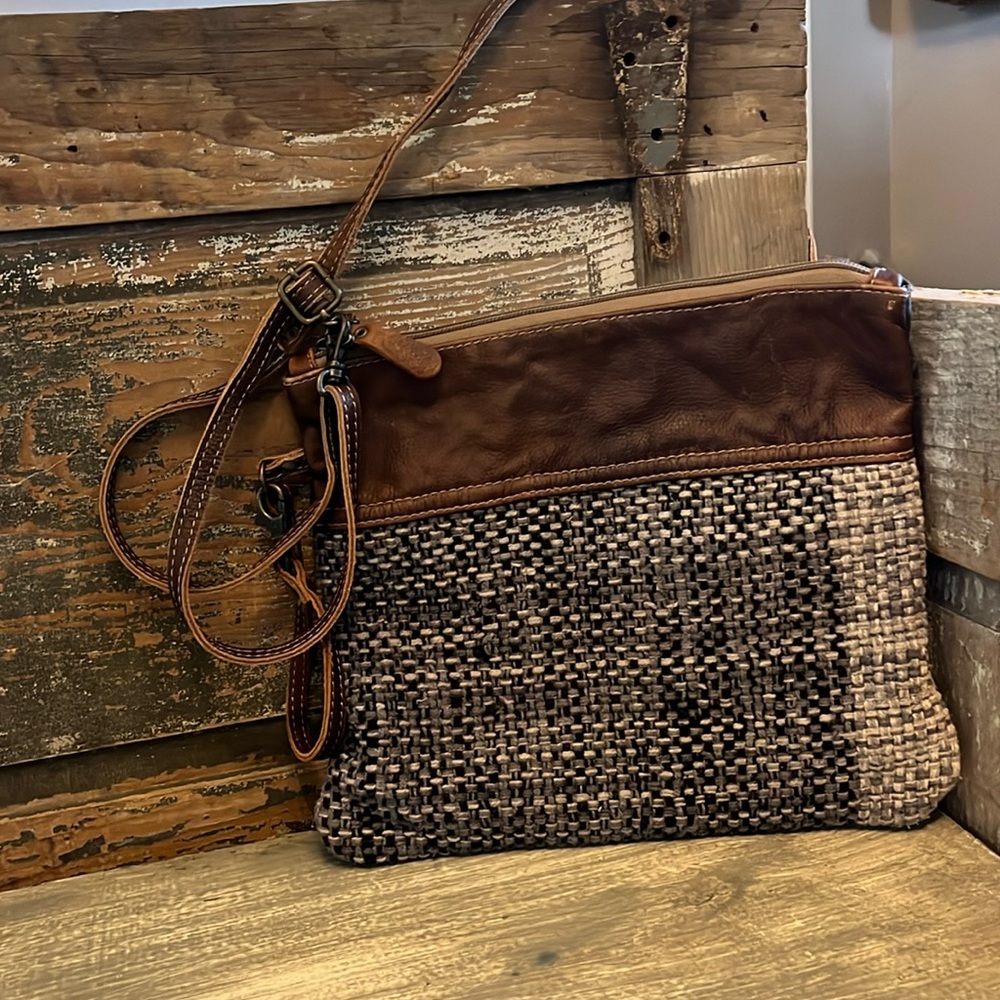 Myra cross body bag